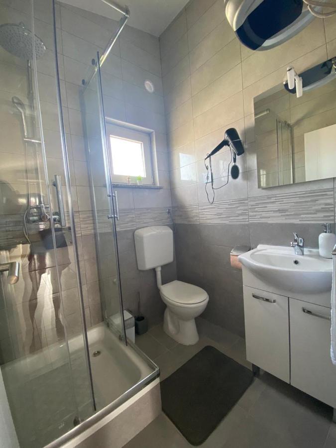 Zrinec Appartement Vir Buitenkant foto