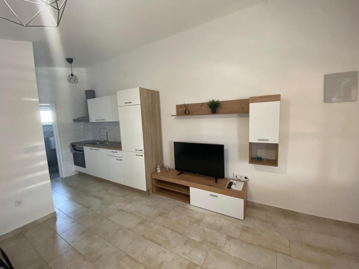 Zrinec Appartement Vir Buitenkant foto