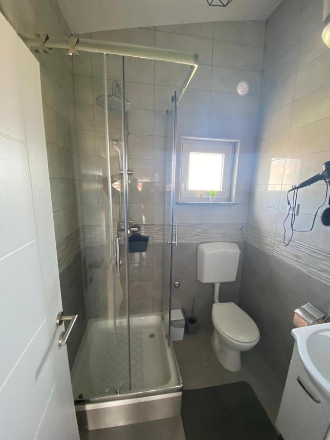 Zrinec Appartement Vir Buitenkant foto
