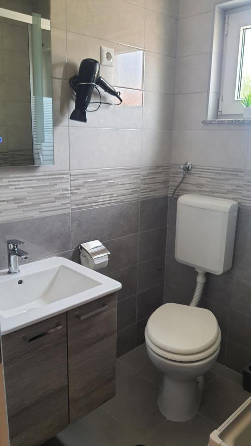 Zrinec Appartement Vir Buitenkant foto