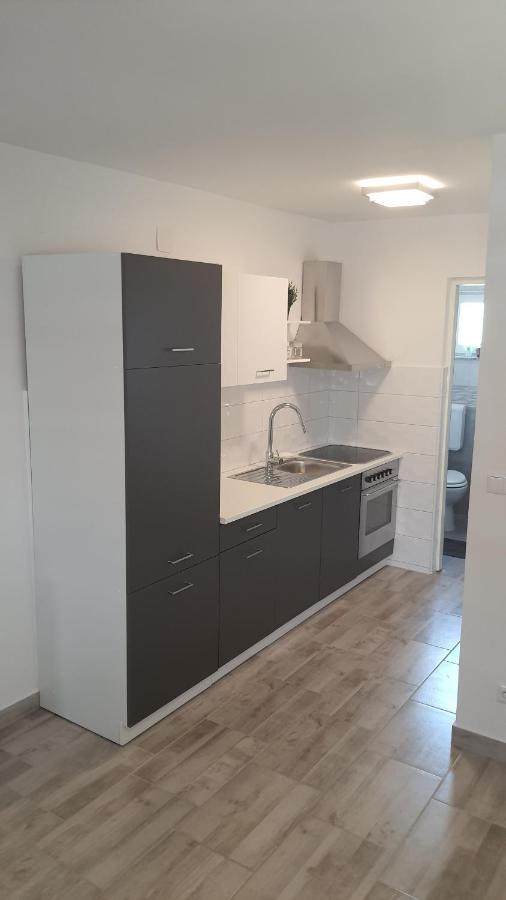 Zrinec Appartement Vir Buitenkant foto