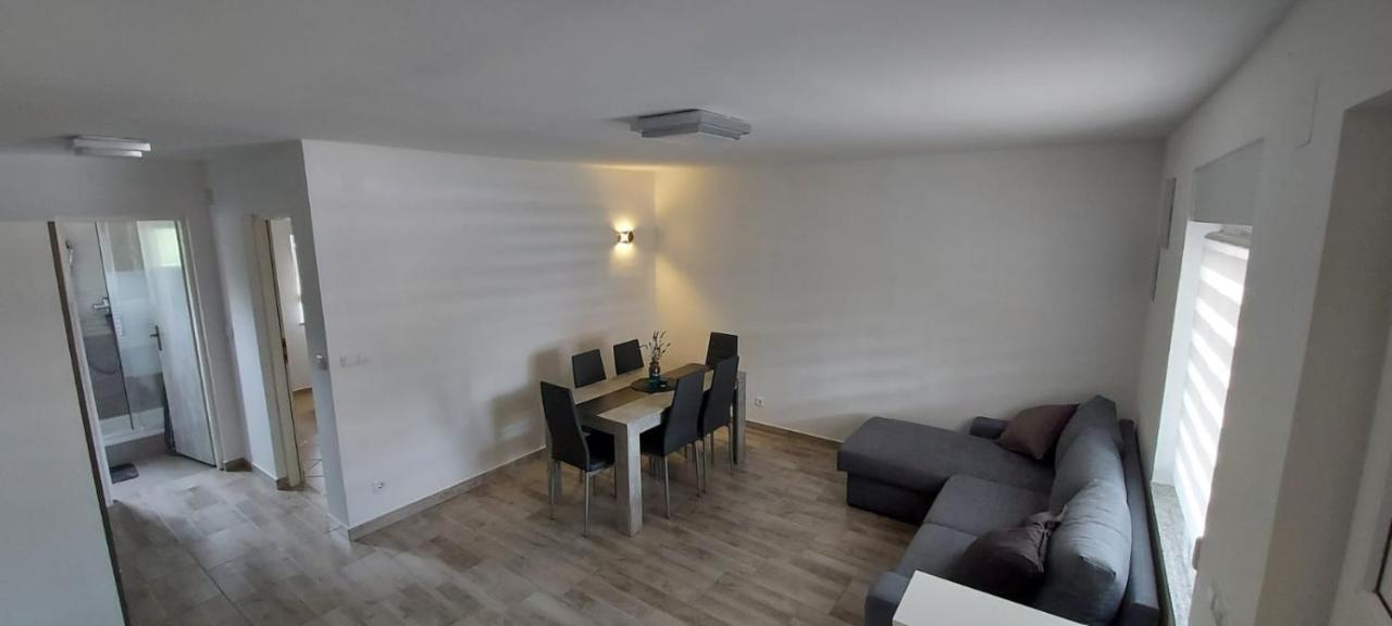 Zrinec Appartement Vir Buitenkant foto